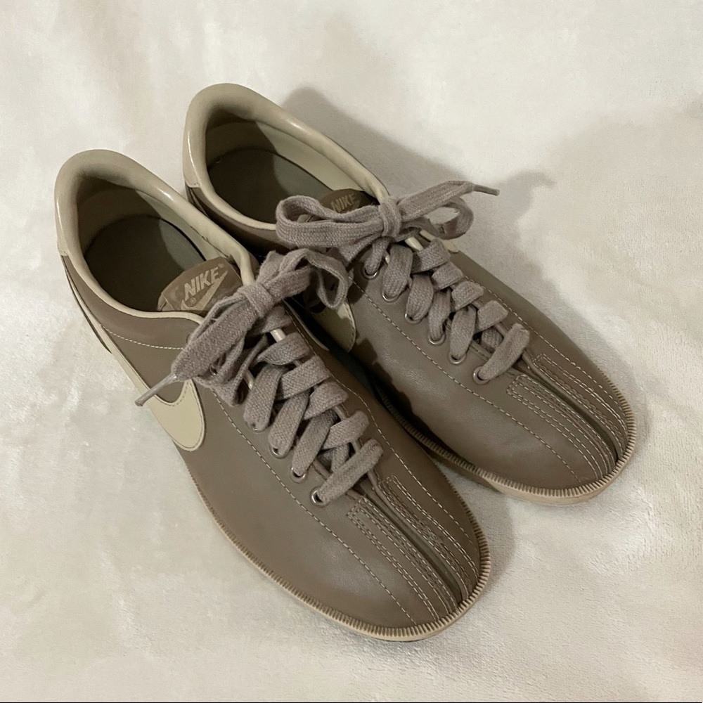 VTG 1980s Nike Stitched Leather Bowling Shoes